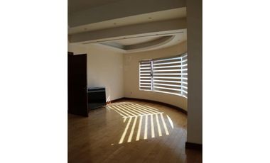 Residencia de Lujo en Venta en Santa Elena, 5 Recámaras, Pachuca