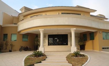 Residencia de Lujo en Venta en Santa Elena, 5 Recámaras, Pachuca