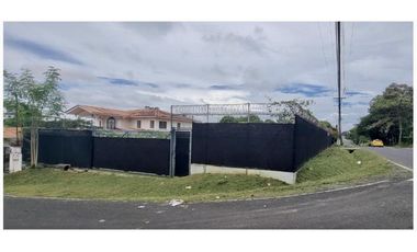 Se vende terreno de esquina en Don Bosco $300,000 AM