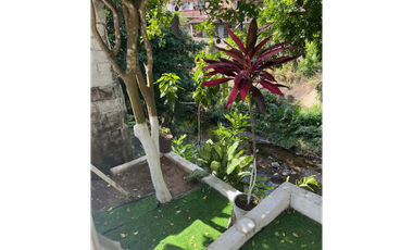 VENDO AMPLIA CASA EN CONDADO DEL REY