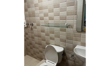 VENDO AMPLIA CASA EN CONDADO DEL REY