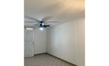 VENDO AMPLIA CASA EN CONDADO DEL REY