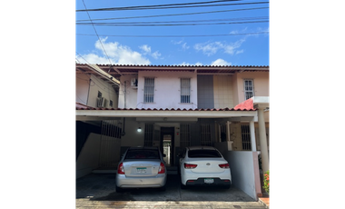 VENDO AMPLIA CASA EN CONDADO DEL REY