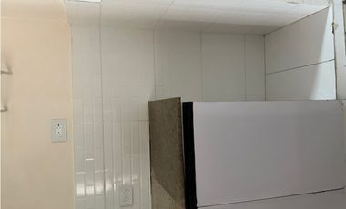 VENDO AMPLIA CASA EN CONDADO DEL REY