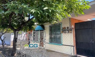 CASA EN VENTA CON 6 DEPARTAMENTOS DE 1 RECÁMARA HABILITADOS CON ACCESO INDEPENDIENTE DE UN PISO EN ZONA CENTRO DE VERACRUZ, AV. MIGUEL ANGEL DE QUEVEDO, VERACRUZ.