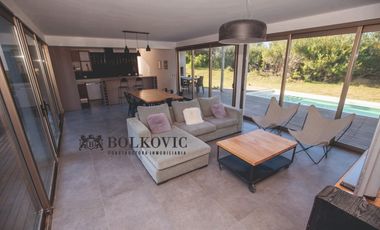 Casa en venta en Costa Esmeralda — Ecuestre | 4 dormitorios | Pileta