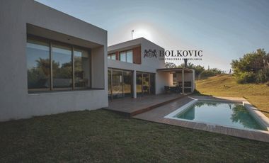 Casa en venta en Costa Esmeralda — Ecuestre | 4 dormitorios | Pileta