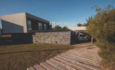 Casa en venta en Costa Esmeralda — Ecuestre | 4 dormitorios | Pileta