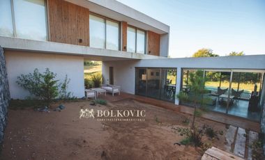 Casa en venta en Costa Esmeralda — Ecuestre | 4 dormitorios | Pileta