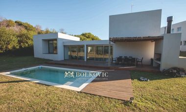 Casa en venta en Costa Esmeralda — Ecuestre | 4 dormitorios | Pileta