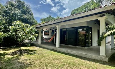 Venta de cabaña en conjunto frente de la playa, Don Jaca, Santa Marta