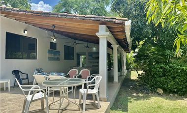 Venta de cabaña en conjunto frente de la playa, Don Jaca, Santa Marta