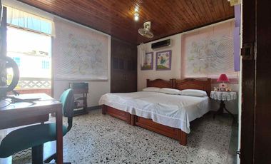 COD. 260 - SE VENDE CASA - BARRIO: VENECIA I