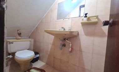 COD. 260 - SE VENDE CASA - BARRIO: VENECIA I