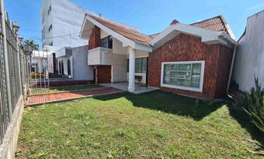 COD. 260 - SE VENDE CASA - BARRIO: VENECIA I