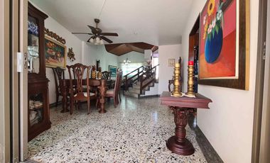 COD. 260 - SE VENDE CASA - BARRIO: VENECIA I