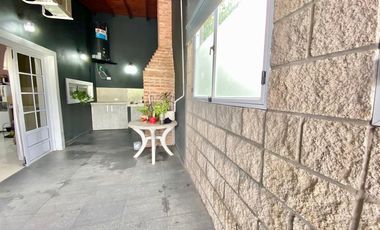 Casa En Lote Propio- Morón