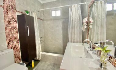 Casa En Lote Propio- Morón