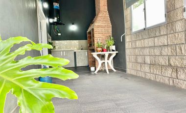 Casa En Lote Propio- Morón