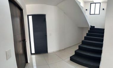 CASA NUEVA, INDEPENDIENTE, CON HERMOSA VISTA AL LAGO