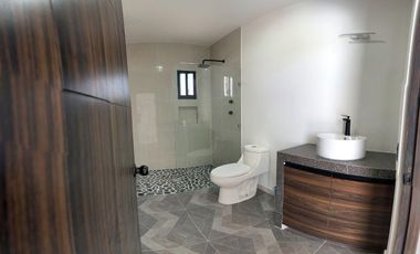 CASA NUEVA, INDEPENDIENTE, CON HERMOSA VISTA AL LAGO