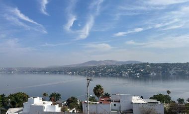 CASA NUEVA, INDEPENDIENTE, CON HERMOSA VISTA AL LAGO