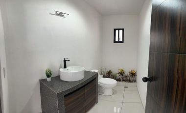 CASA NUEVA, INDEPENDIENTE, CON HERMOSA VISTA AL LAGO
