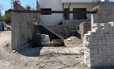 CASA NUEVA, INDEPENDIENTE, CON HERMOSA VISTA AL LAGO