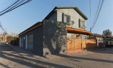 Casa en Venta en Enrique Olivares Peru Casa con Local