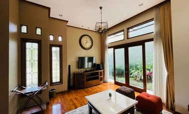 DISEWAKAN RUMAH LUX FULLFURNISH @ AREA SETRASARI BANDUNG