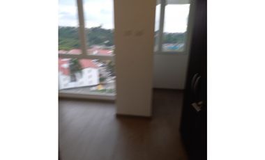 Vendo lujoso apartamento en quinta club house