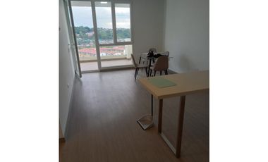 Vendo lujoso apartamento en quinta club house