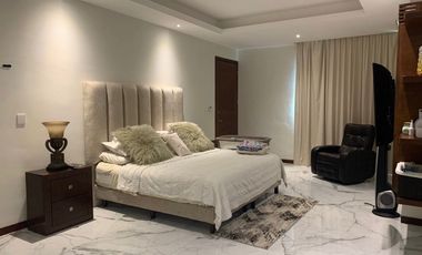 Moderna casa en exclusivo fraccionamiento