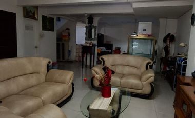 Dijual Rumah Green Garden 21/2 Lantai Harga Nego Jalan Tinggi