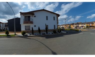 VENTA CASA 127 mts2 LA CEJA SECTOR LA ALDEA - D