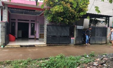 rumah terawat dijual cepat dapat kontrakan 1 pintu (shm)