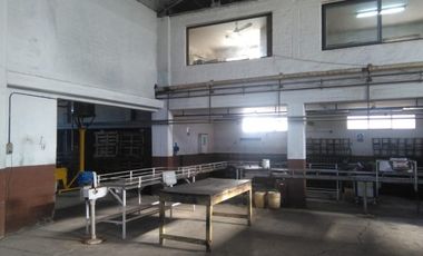 BODEGA EN FUNCIONAMIENTO CON EXCELENTE UBICACION.