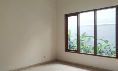 DIJUAL RUMAH LUAS, MEGAH di Jl KEMANG DALAM, JAKSEL