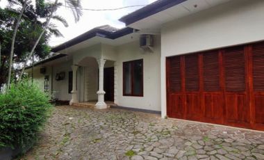 DIJUAL RUMAH LUAS, MEGAH di Jl KEMANG DALAM, JAKSEL