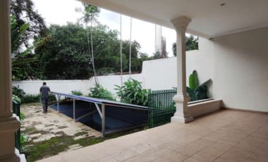 DIJUAL RUMAH LUAS, MEGAH di Jl KEMANG DALAM, JAKSEL