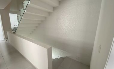 CASA AMUEBLADA Y ELECTRICA EN VENTA EN QUERÉTARO/ ZIBATÁ