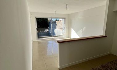 MUY LINDO DEPTO DE 2 AMB CONTRAFRENTE