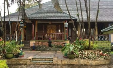 Villa diJual di Puncak Cisarua, Bogor. Dekat Taman Safari