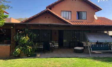 Se vende Casa en Condominio de Chamisero, no perimetral