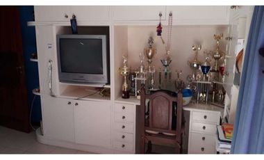 VENDO IMPONENTE CASA CÉNTRICA, POSADAS.