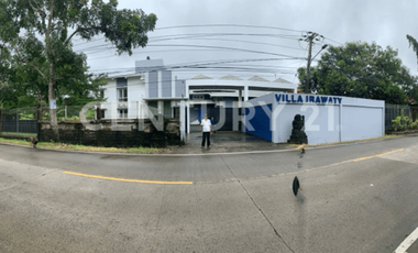 Vila Luas  Dan Bersih  Serta  Nyaman  Bersama Keluarga Carita