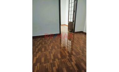 Barrios Altos, Venta De Casa Primer Piso