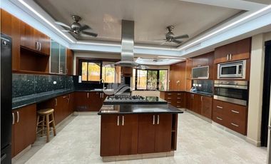 VENTA O ALQUILER CASA COSTA DEL ESTE 4 REC AMPLIA E ILUMINADA MLD