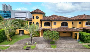 VENTA DE CASA COSTA DEL ESTE 4 REC AMPLIA E ILUMINADA