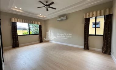 VENTA O ALQUILER CASA COSTA DEL ESTE 4 REC AMPLIA E ILUMINADA MLD